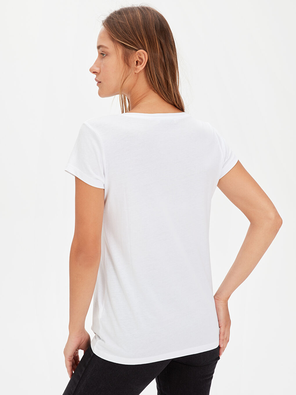Beyaz V Yaka Düz Kısa Kollu Kadın Tişört-2
