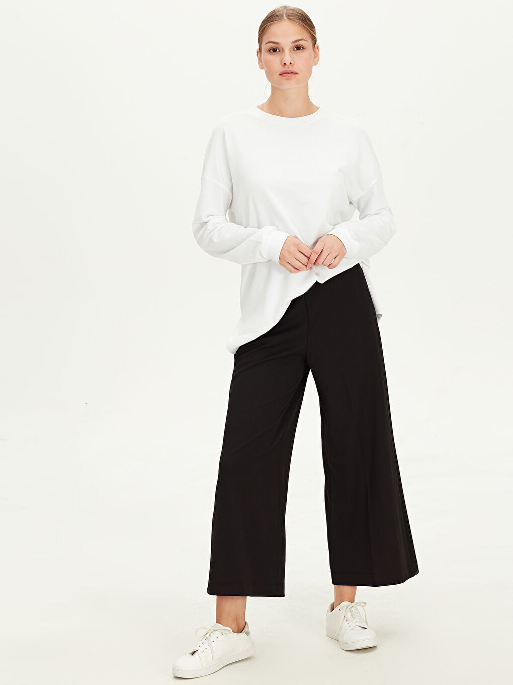 Siyah Rahat Kalıp Krep Kadın Pantolon-1