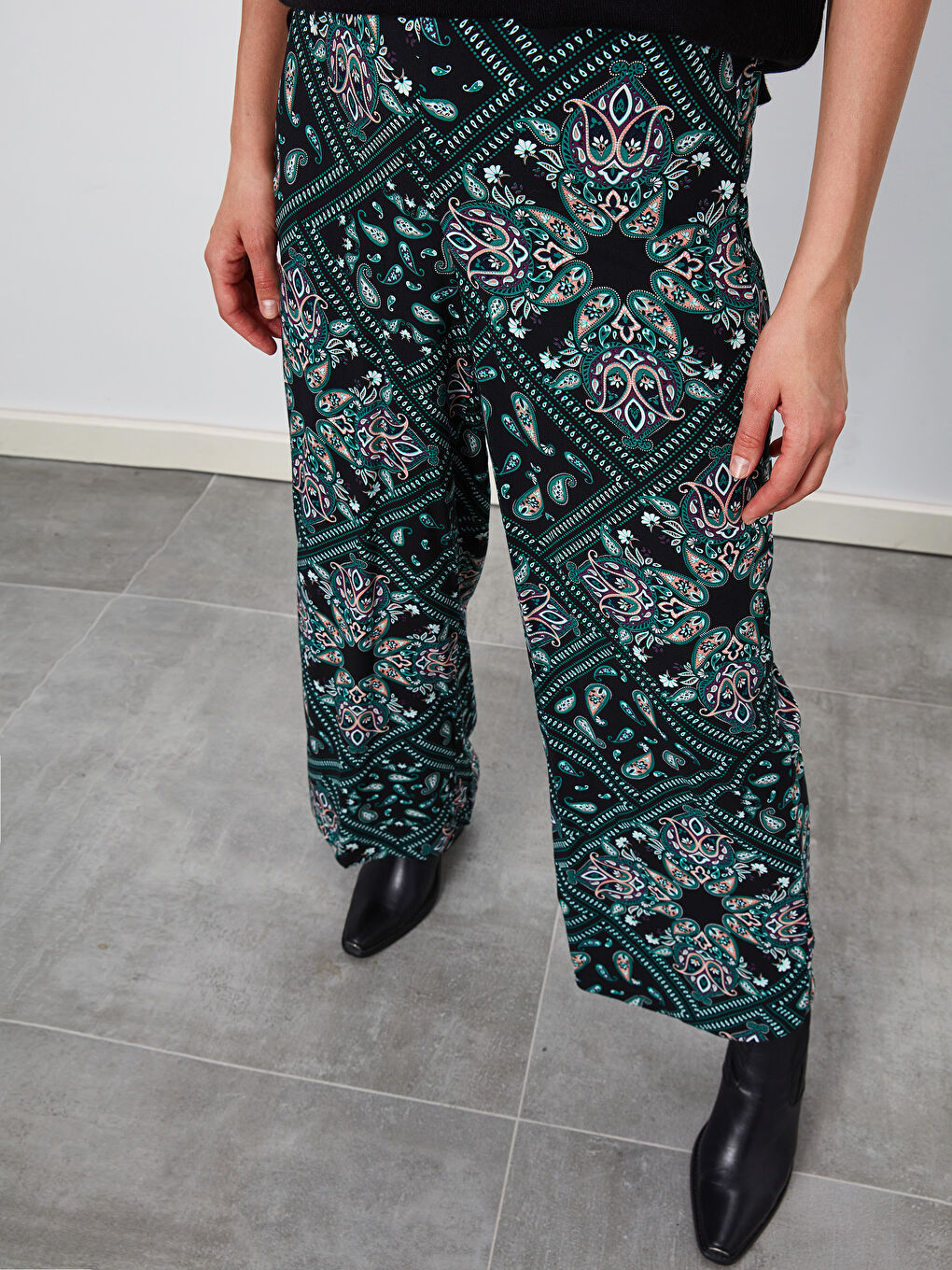 Yeşil Rahat Kalıp Gabardin Kadın Pantolon-1