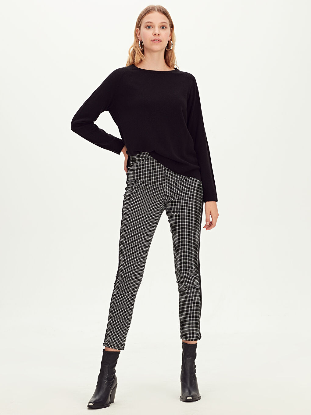 Siyah Standart Fit Gabardin Kadın Pantolon