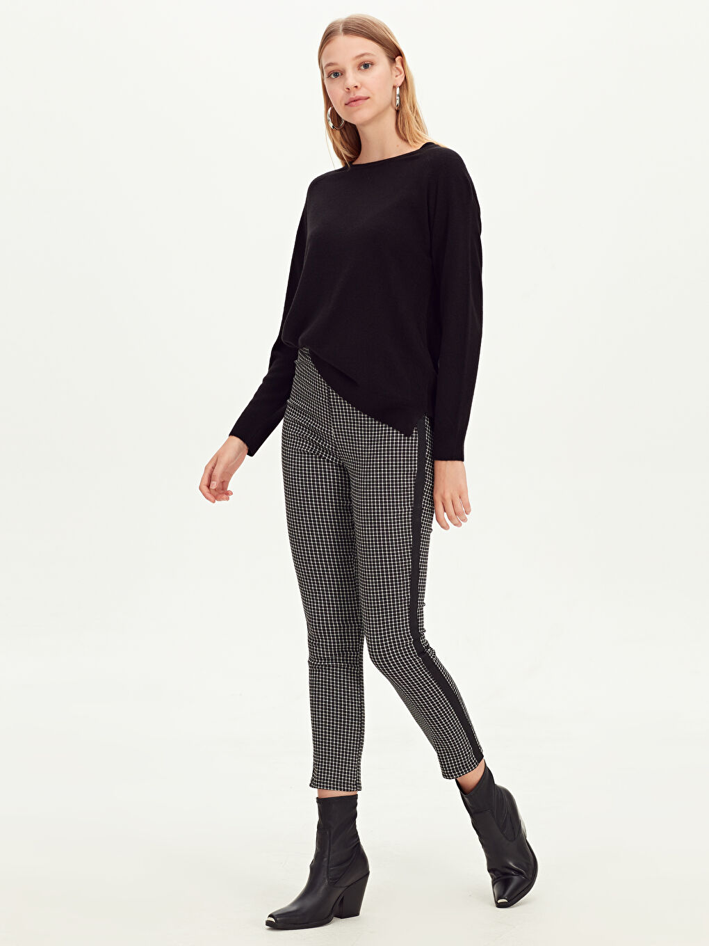 Siyah Standart Fit Gabardin Kadın Pantolon-1