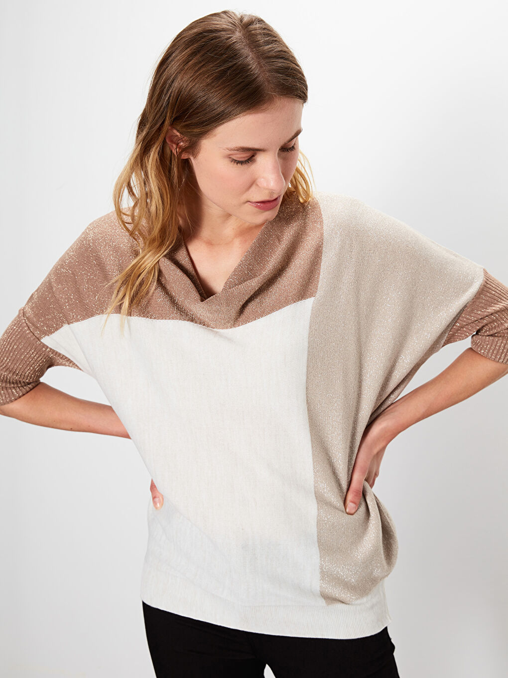 Bej Dökümlü Yaka Kadın Kazak-1