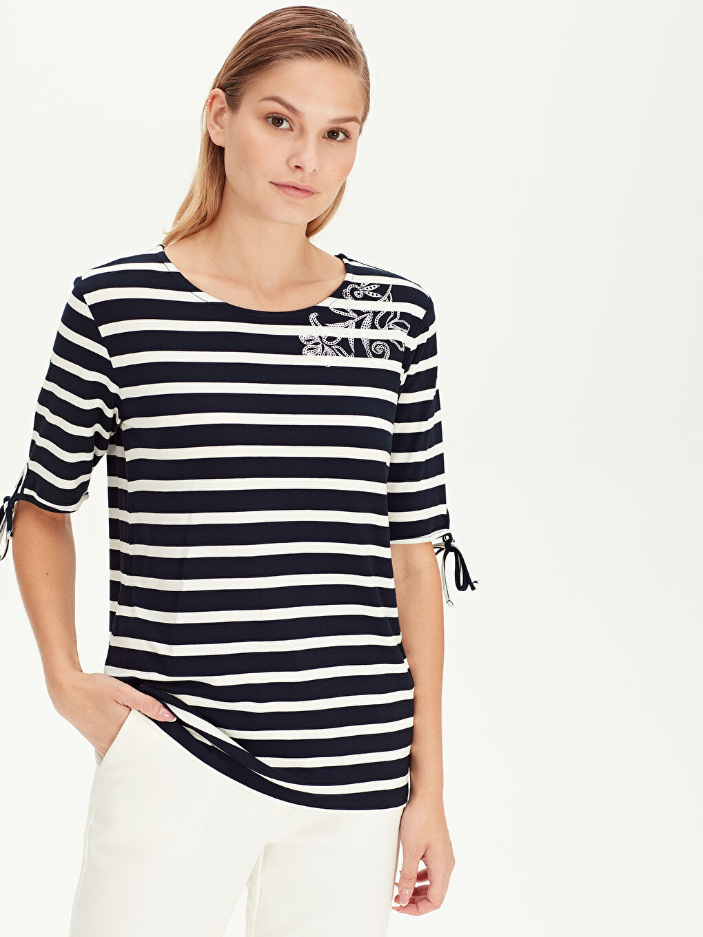 Lacivert Bisiklet Yaka Standart Fit Kısa Kollu Penye Kadın Çizgili Esnek Tişört