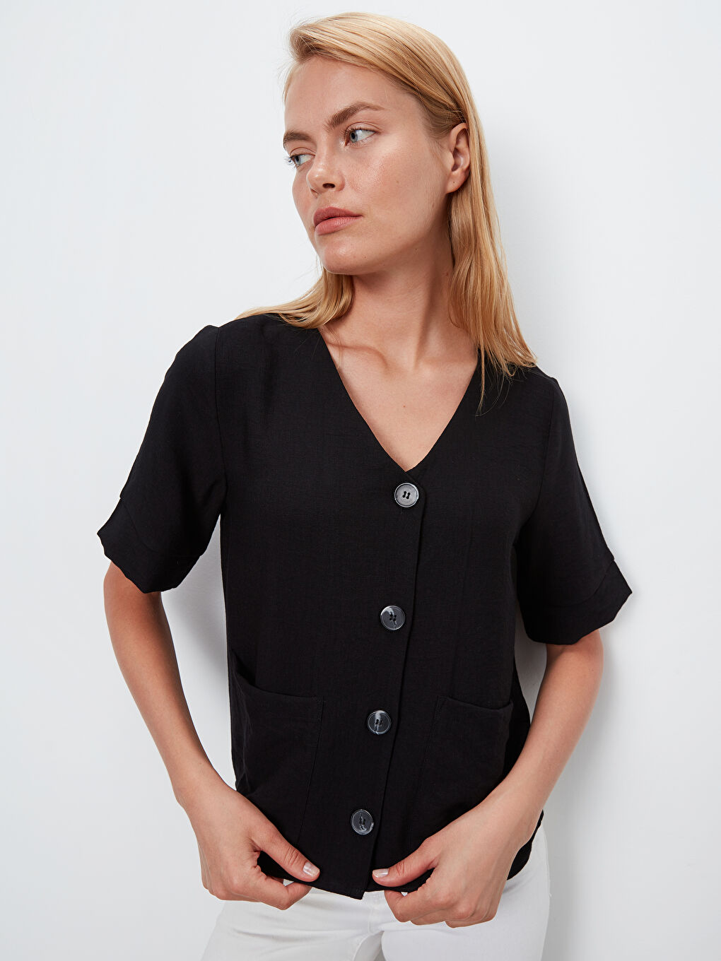 Siyah V Yaka Standart Fit Uzun Kollu Kadın Bluz