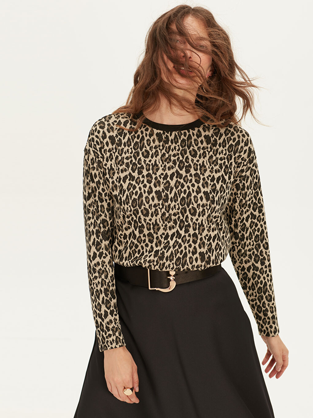 Kahverengi Bisiklet Yaka Desenli Uzun Kollu Kadın Tişört