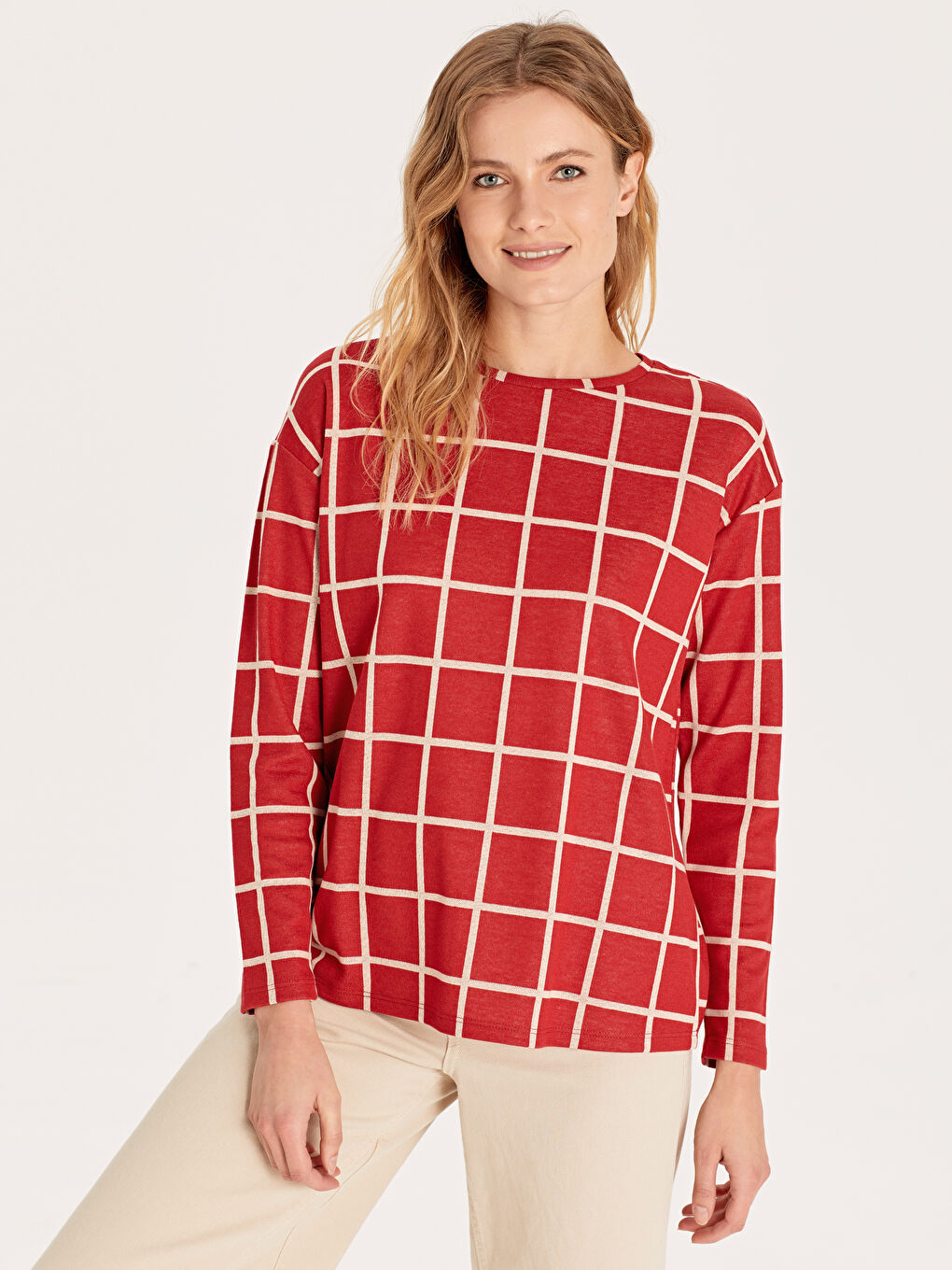 Kırmızı Bisiklet Yaka Kareli Uzun Kollu Kadın Tişört-1