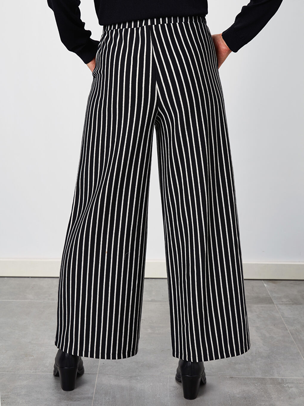 Siyah Çizgili Palazzo Kadın Pantolon-2