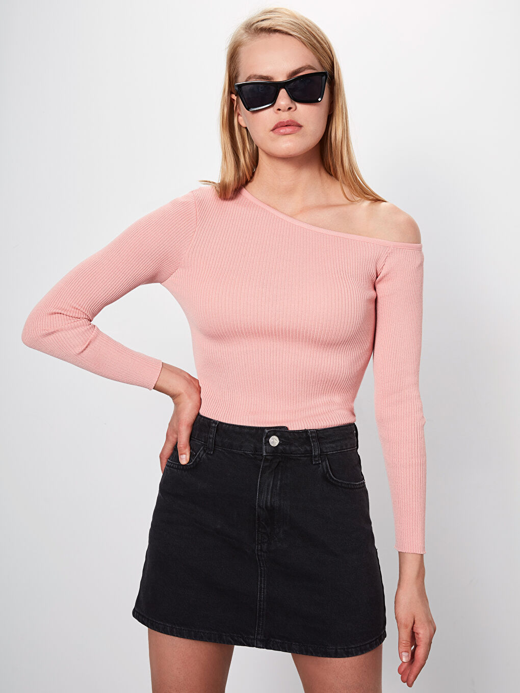 Siyah Standart Fit Cep Detaylı Kadın Jean Etek-1