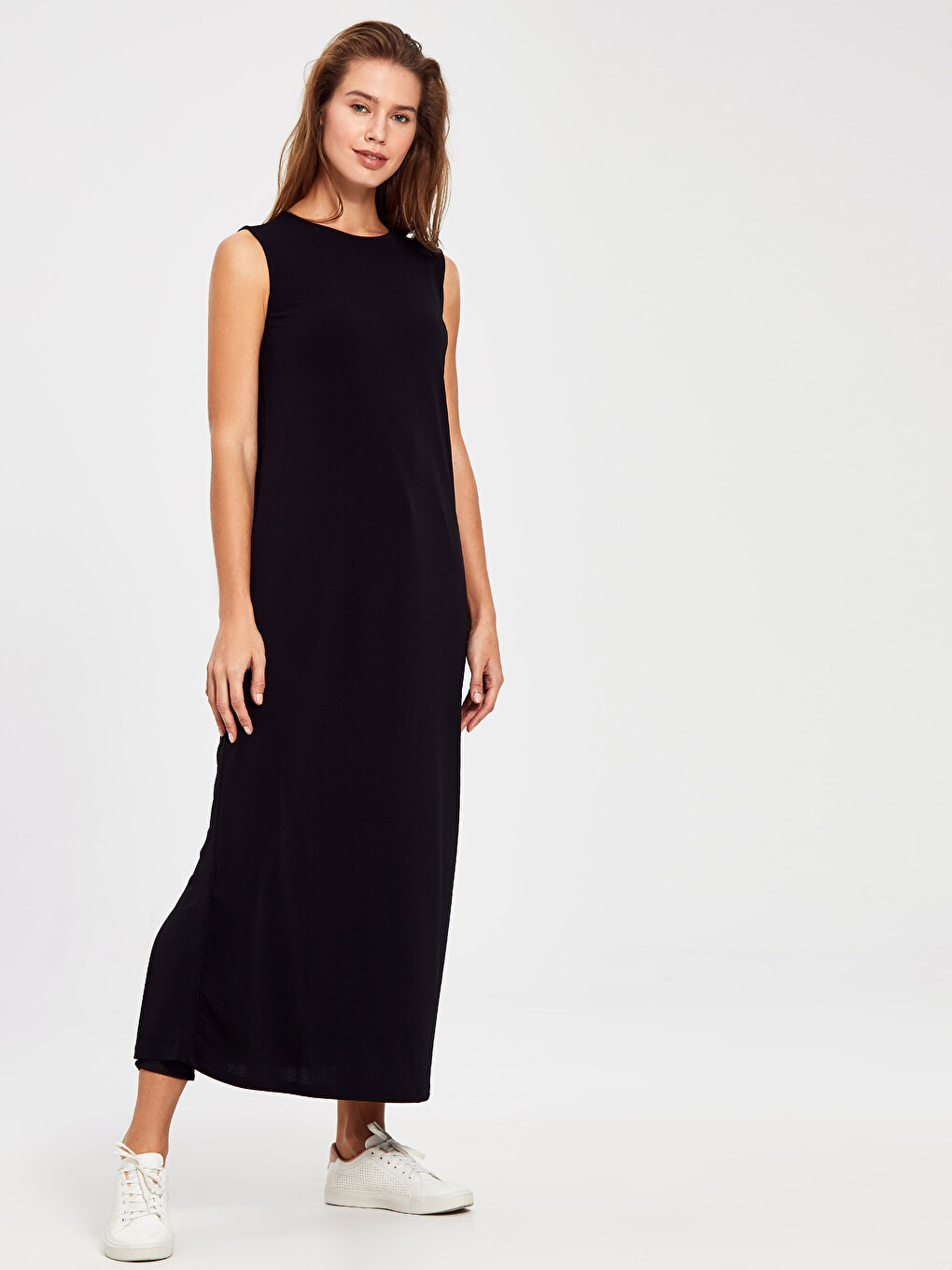 Sleeveless Plain Basic Dress-1
