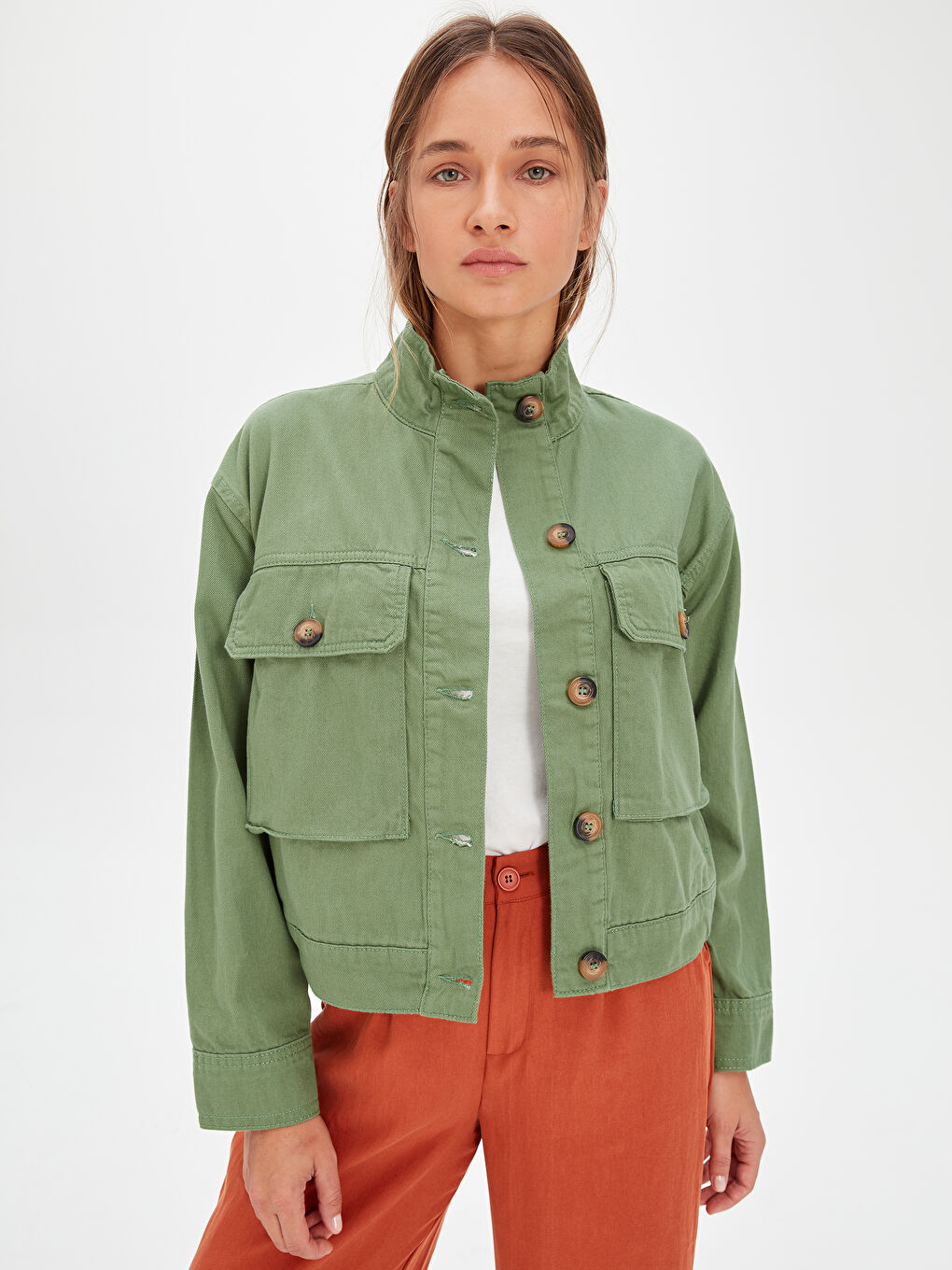 Haki Dik Yaka Düz Uzun Kollu Kadın Mont