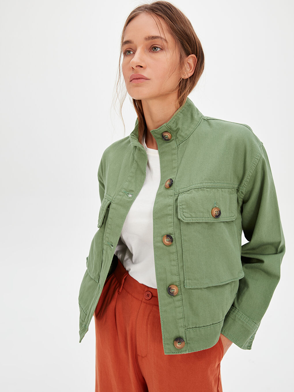 Haki Dik Yaka Düz Uzun Kollu Kadın Mont-1