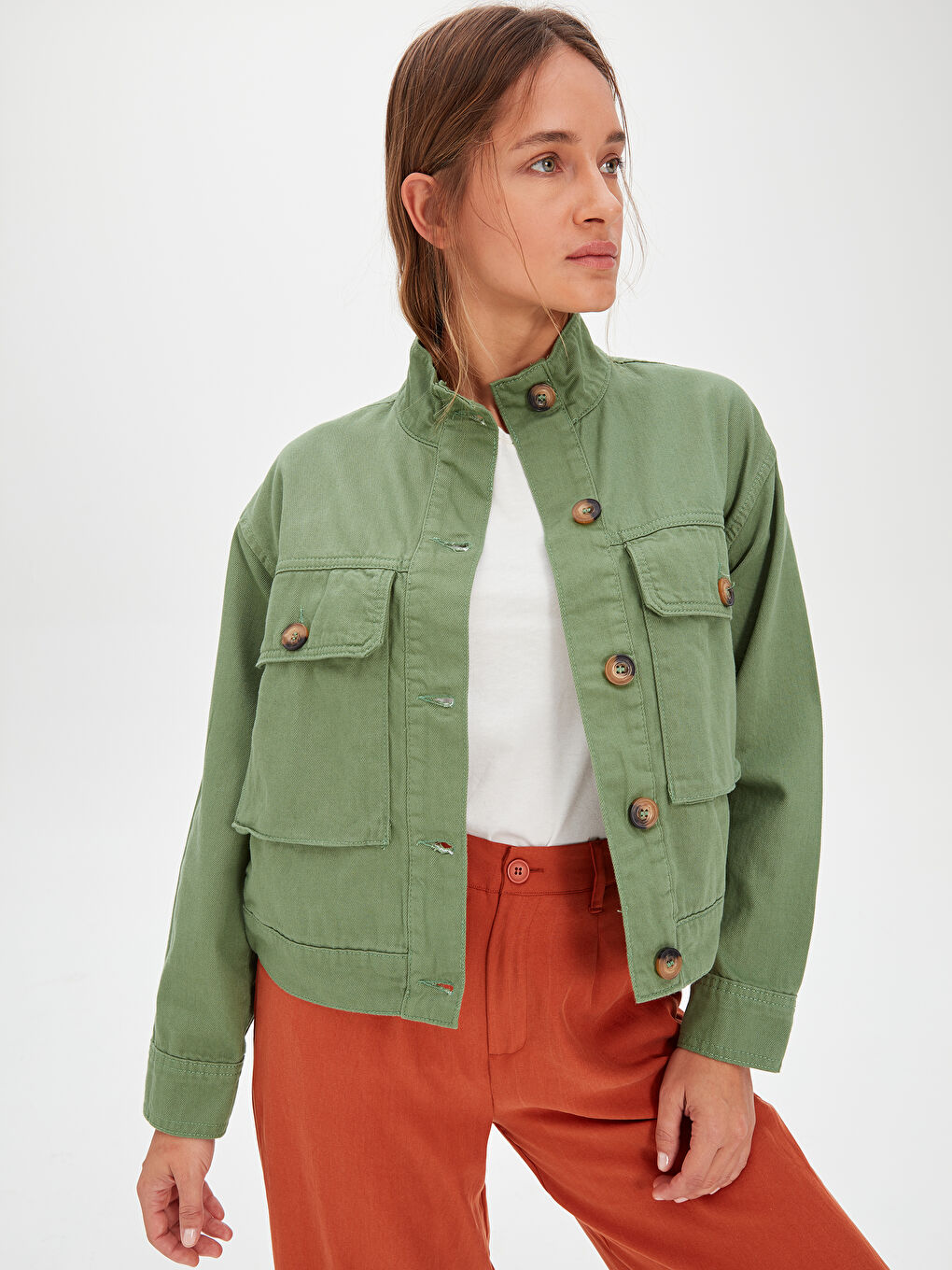 Haki Dik Yaka Düz Uzun Kollu Kadın Mont-3