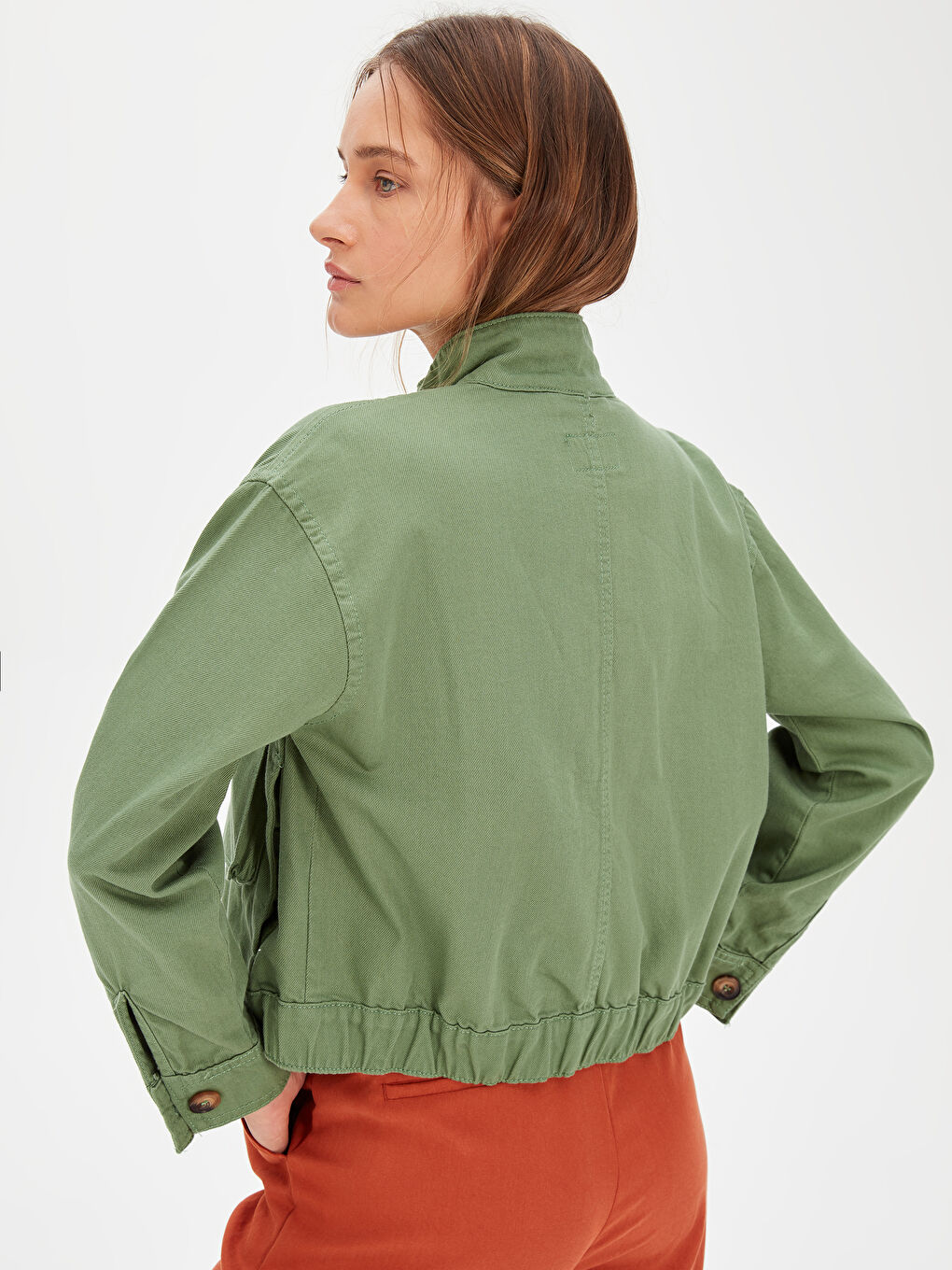 Haki Dik Yaka Düz Uzun Kollu Kadın Mont-4