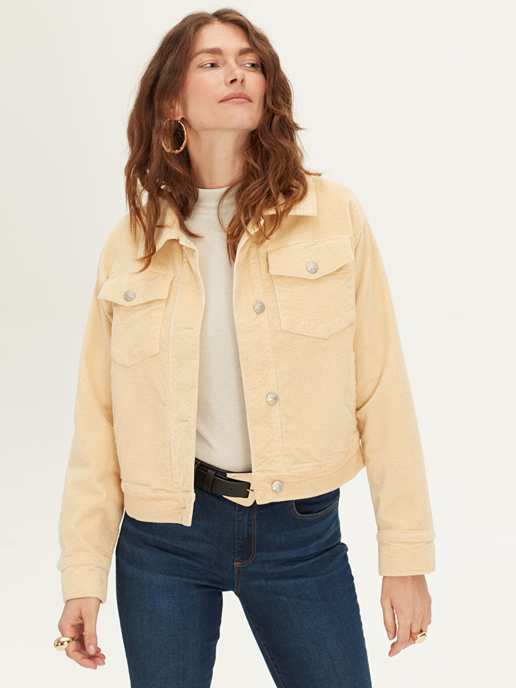 Ekru Cep Detaylı Uzun Kollu Kadife Kadın Ceket-3