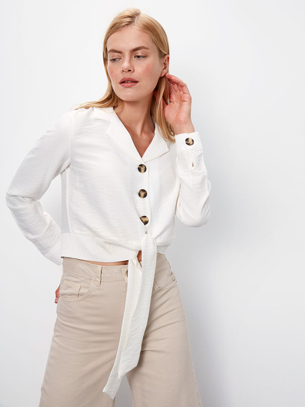 Ekru Önden Bağlamalı Uzun Kollu Kadın Düz Gömlek-1