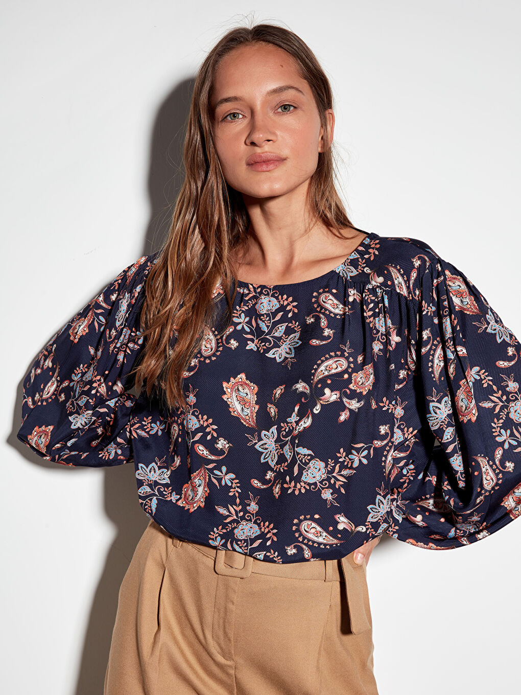 Lacivert Kayık Yaka Uzun Kollu Kadın Bluz