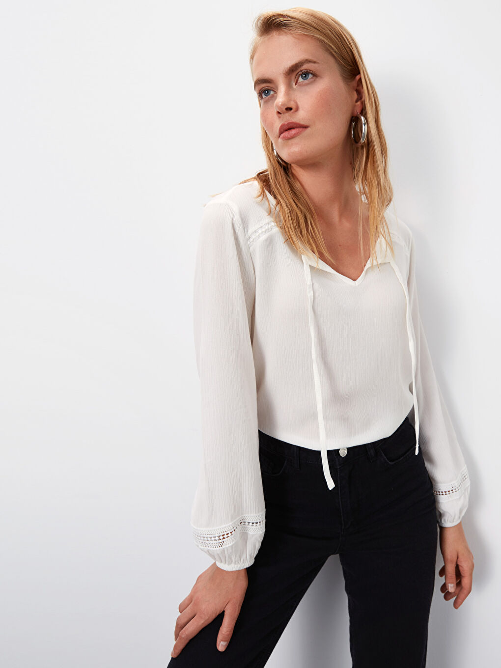 Advanced Half Sleeve Lace Blouse Women Viscose