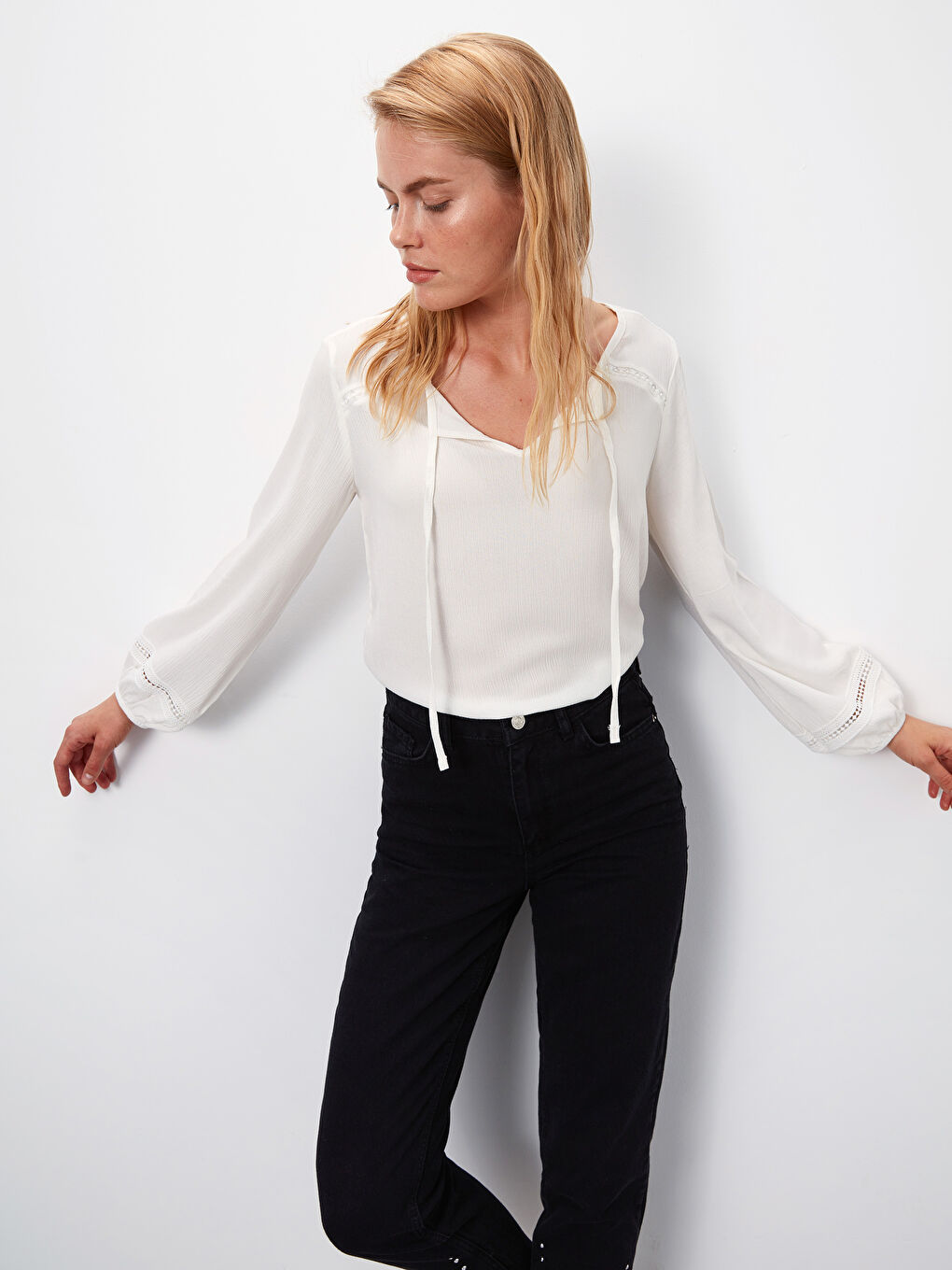 Advanced Half Sleeve Lace Blouse Women Viscose-1