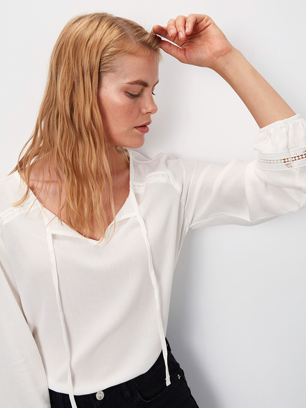 Advanced Half Sleeve Lace Blouse Women Viscose-2