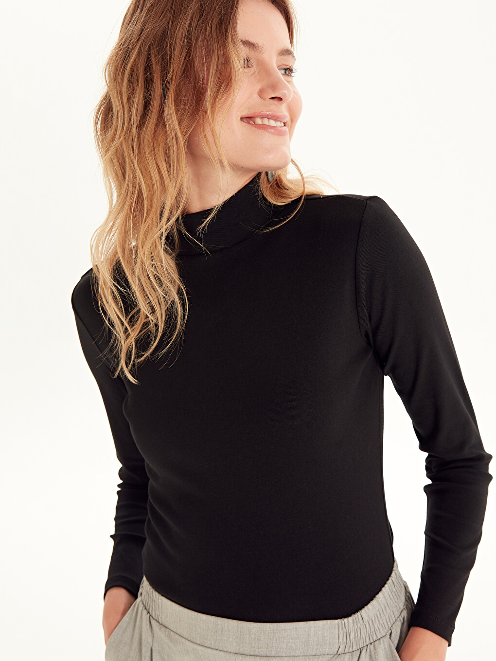 T-shirt à manches longues uni à col cheminée pour Femmes-1
