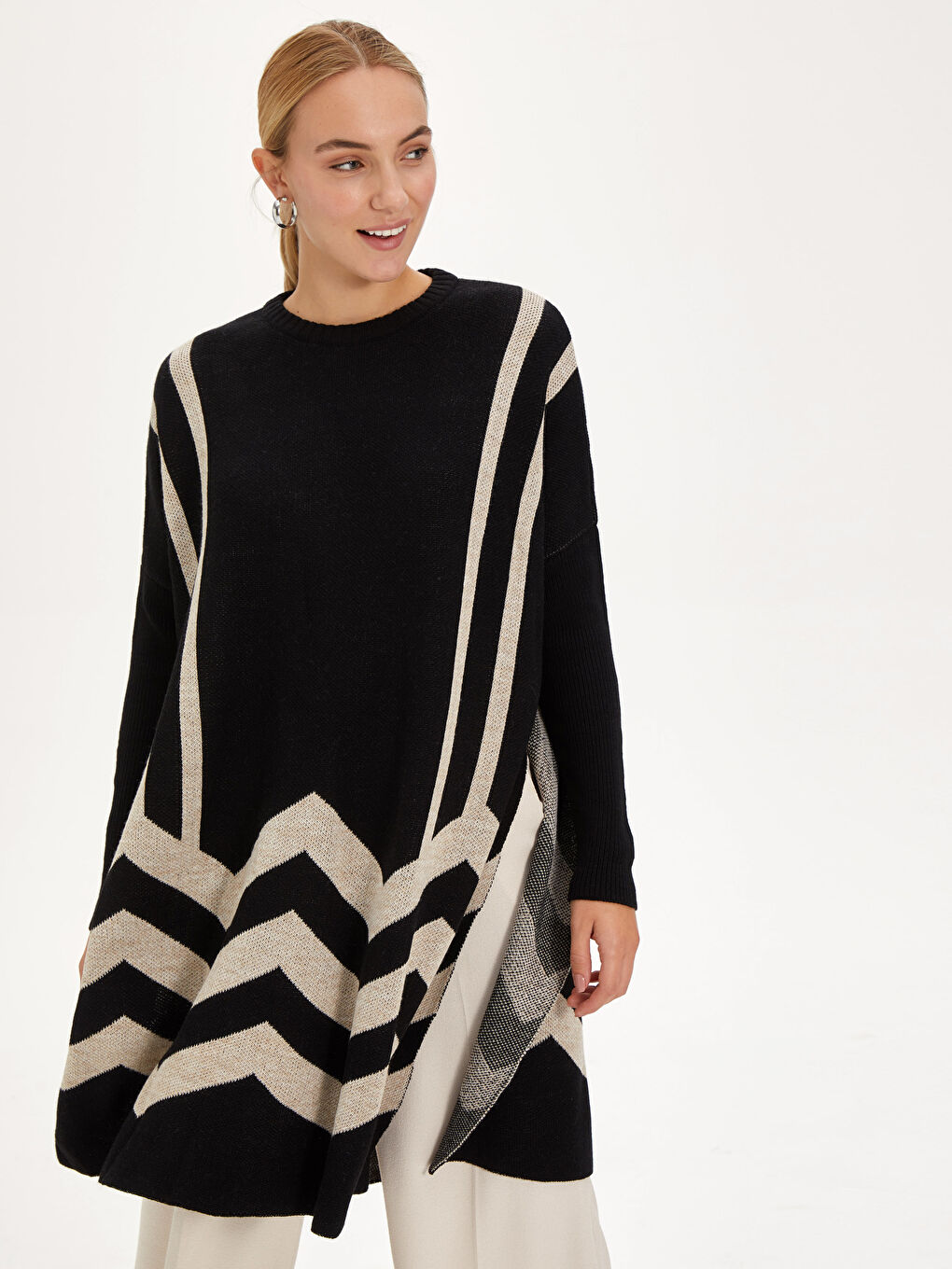 Siyah Oversize Kadın Panço