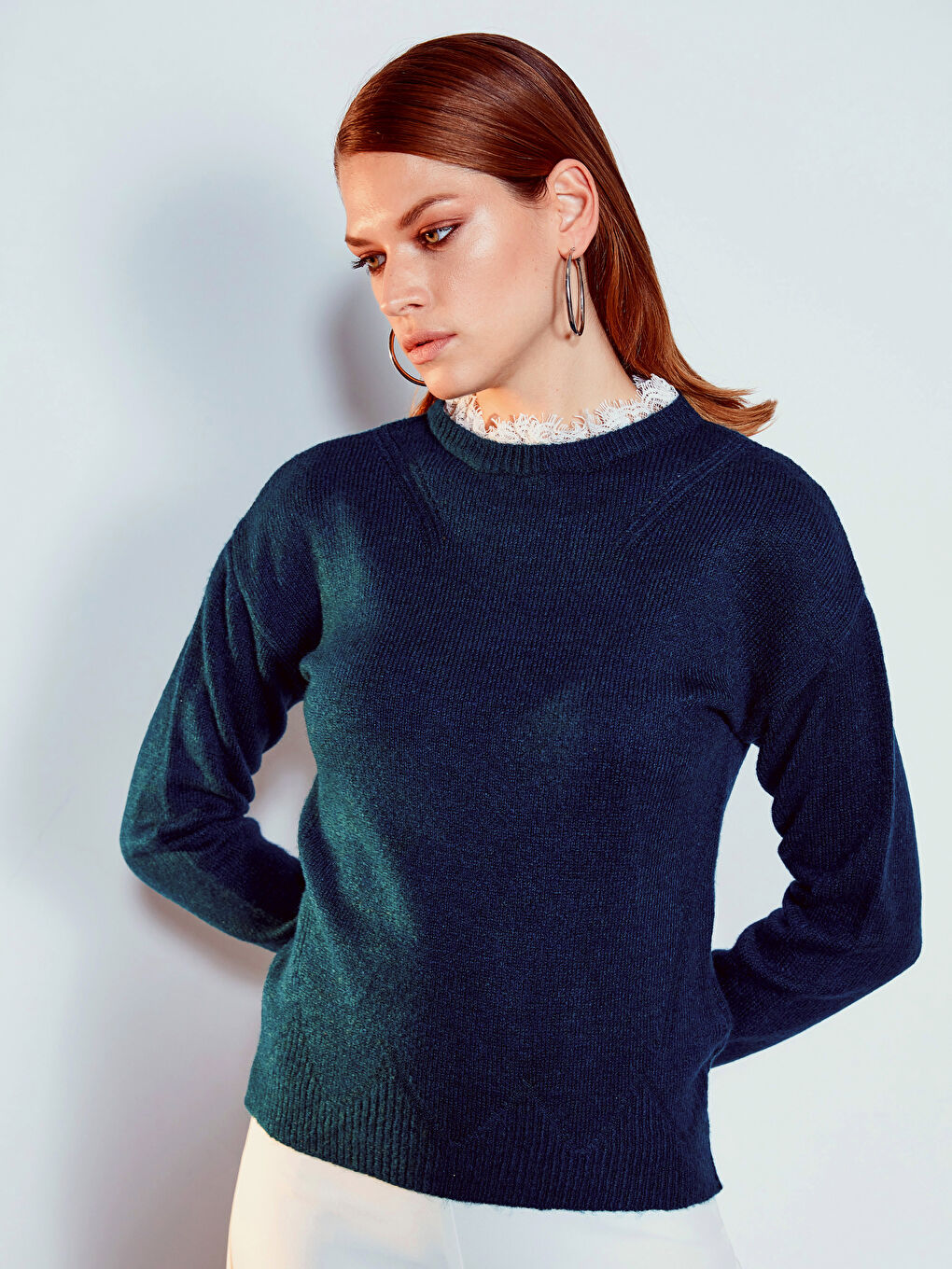 Мойынға шілтерлі биік жағалы қалың трикотаж жемпір