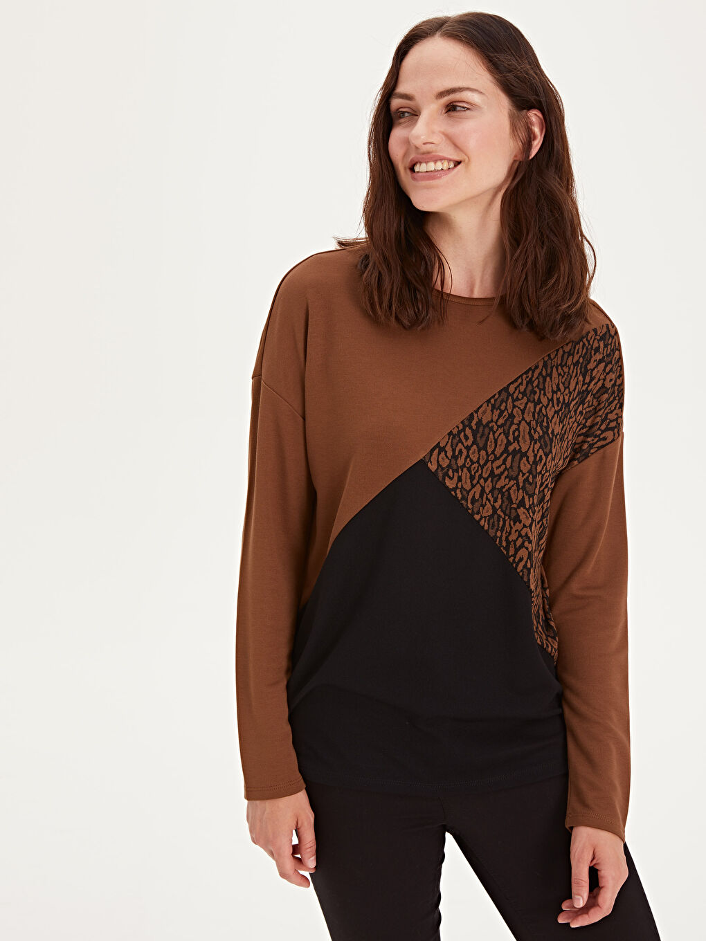 Kahverengi Bisiklet Yaka Uzun Kollu Kadın Tişört-1