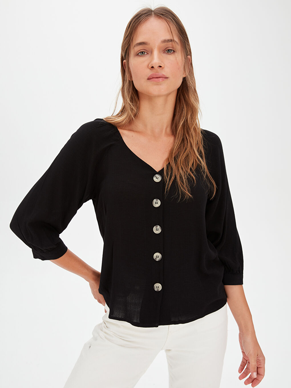 Siyah U Yaka Standart Fit Kısa Kollu Kadın Bluz-1