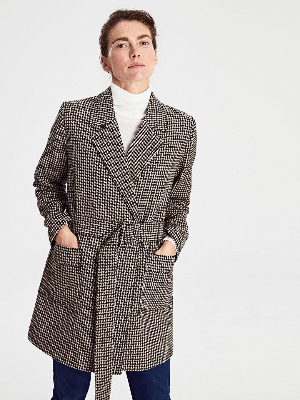 Siyah Uzun Kollu Kadın Kaşe Kaban