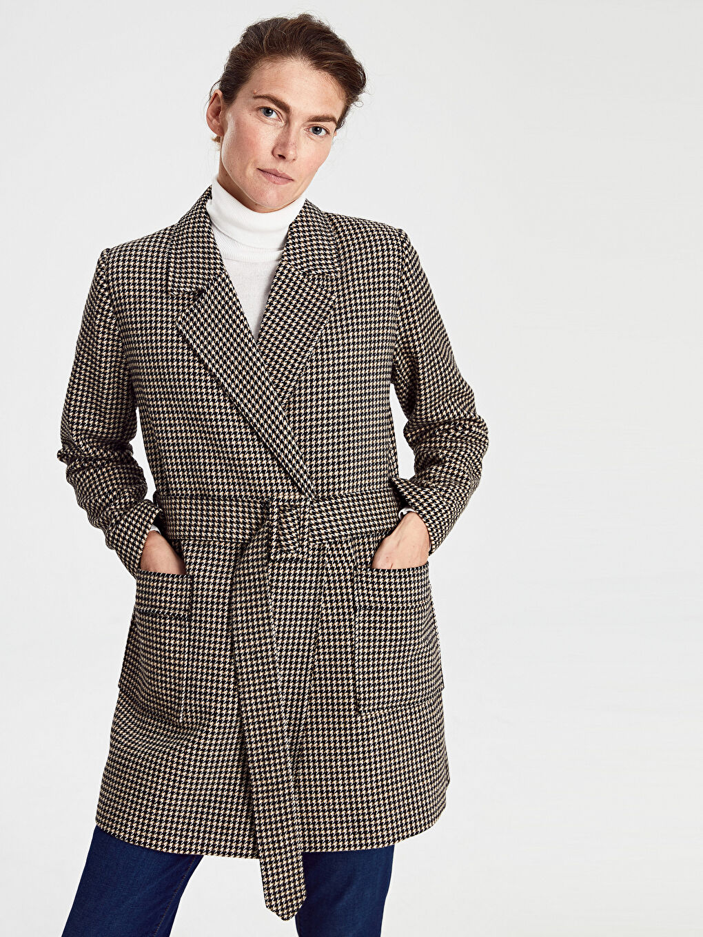 Siyah Uzun Kollu Kadın Kaşe Kaban-1