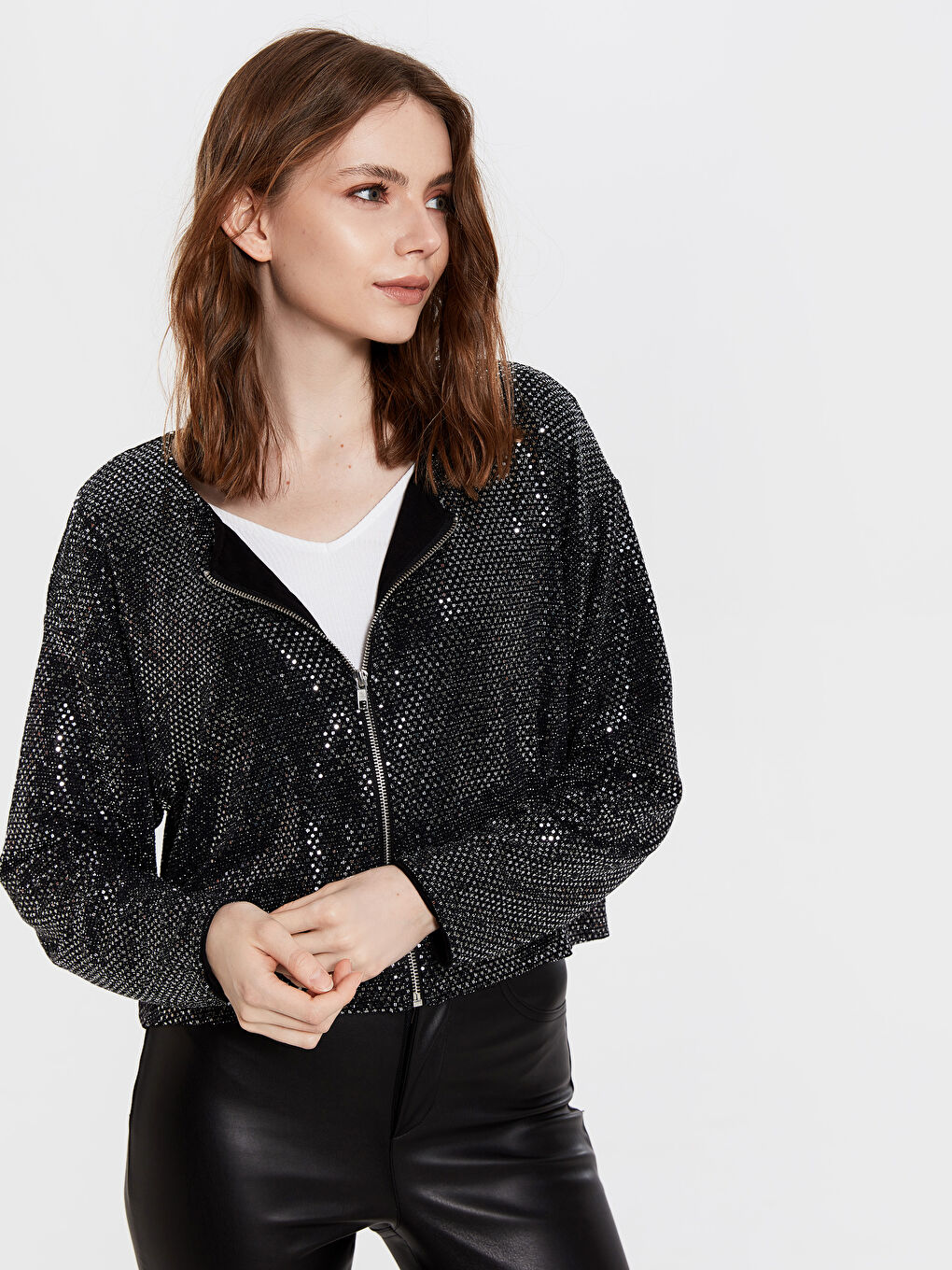 Gri Işıltılı Kapüşon Yaka Fermuarlı Hırka-1