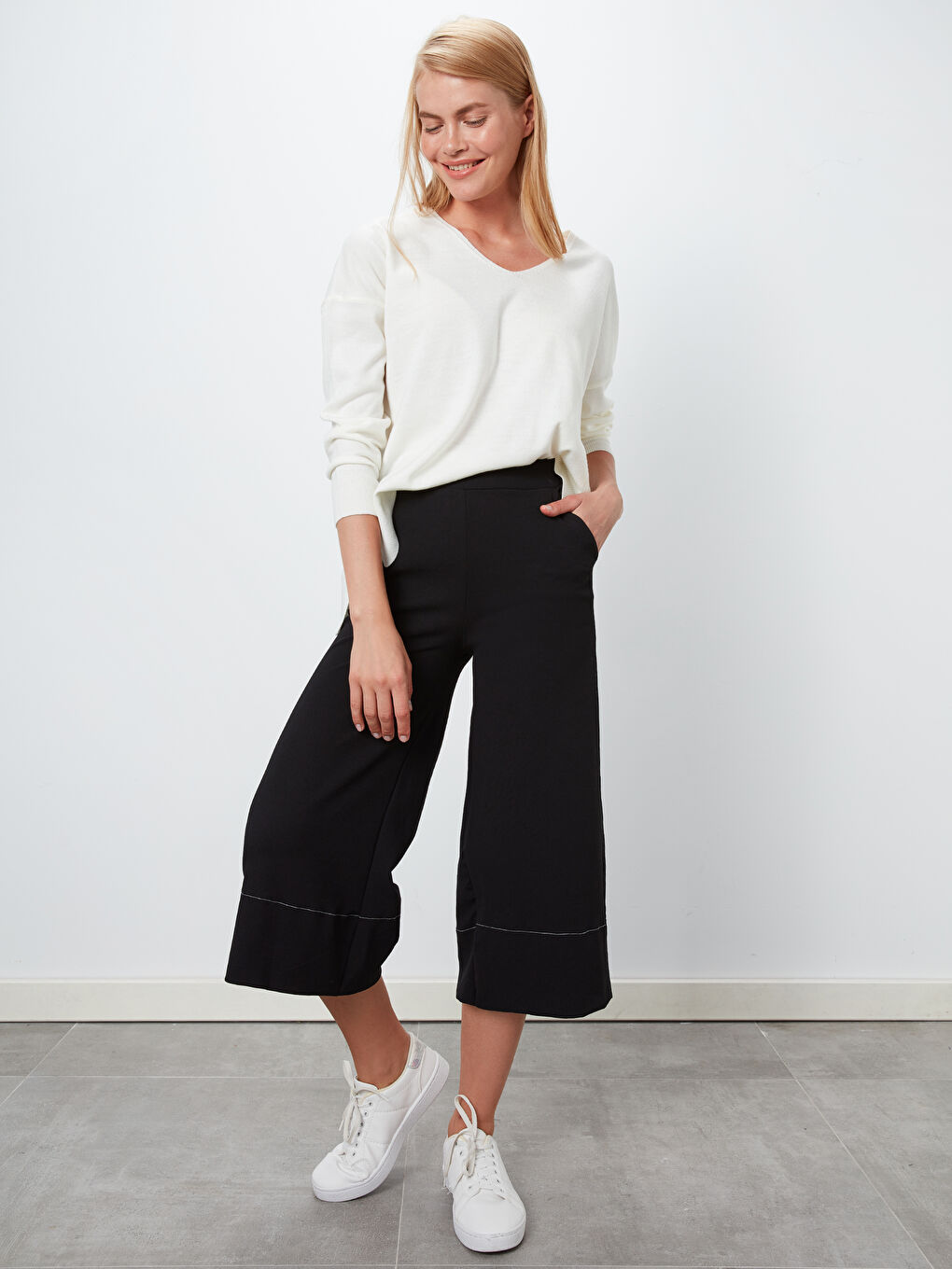 Woman BLACK Trousers