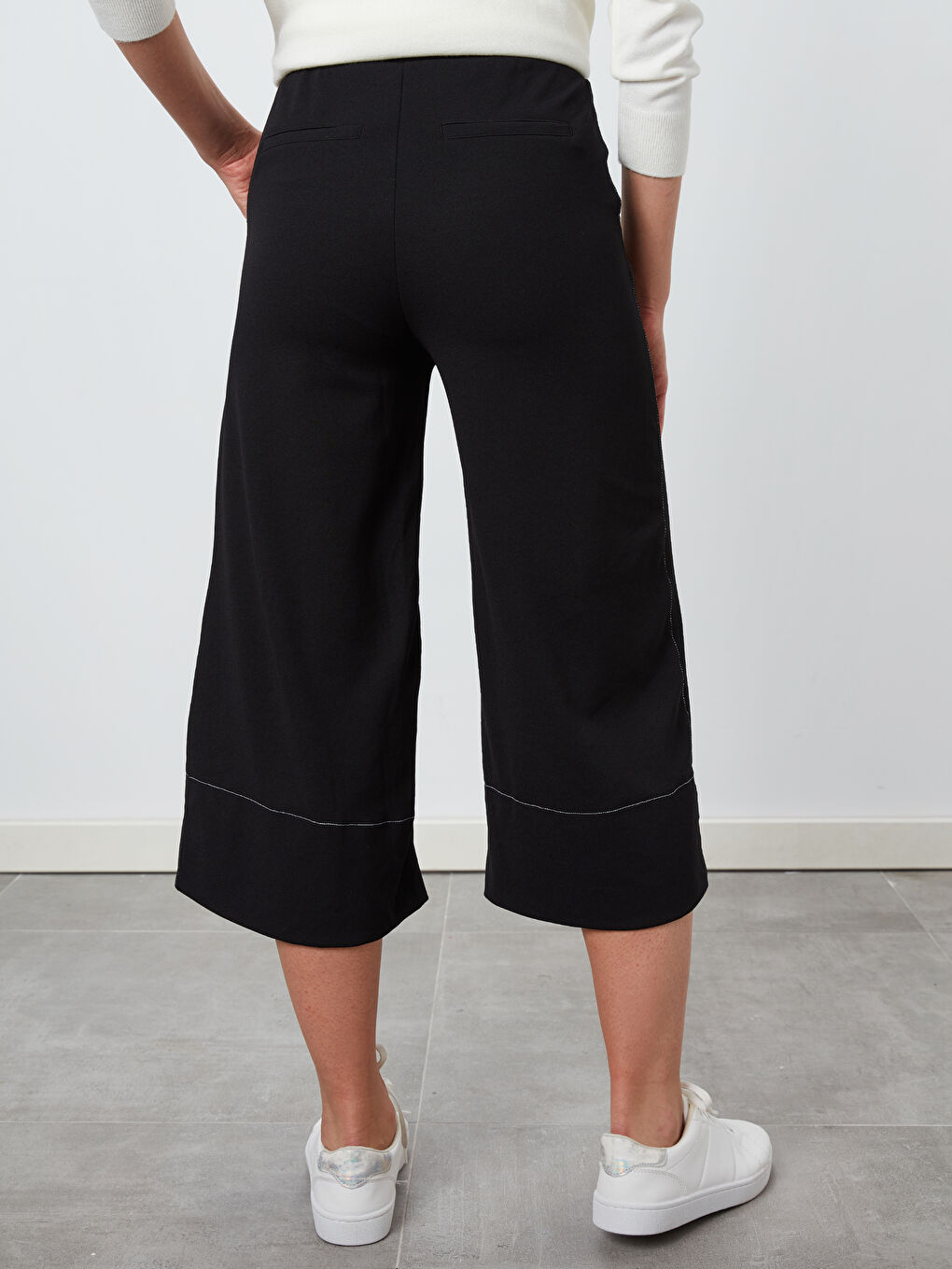Woman BLACK Trousers-2