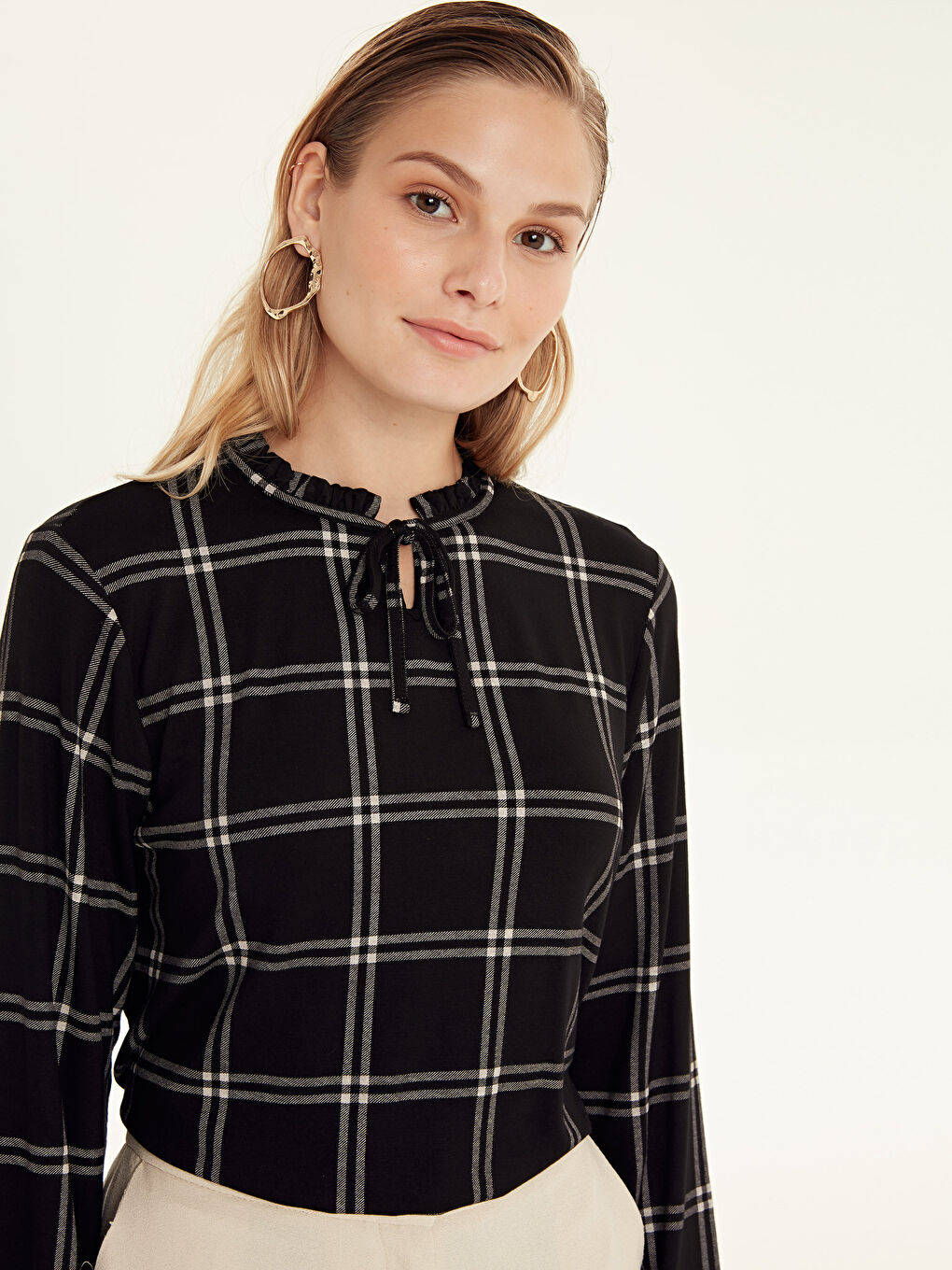 Siyah Baskılı Tişört-2