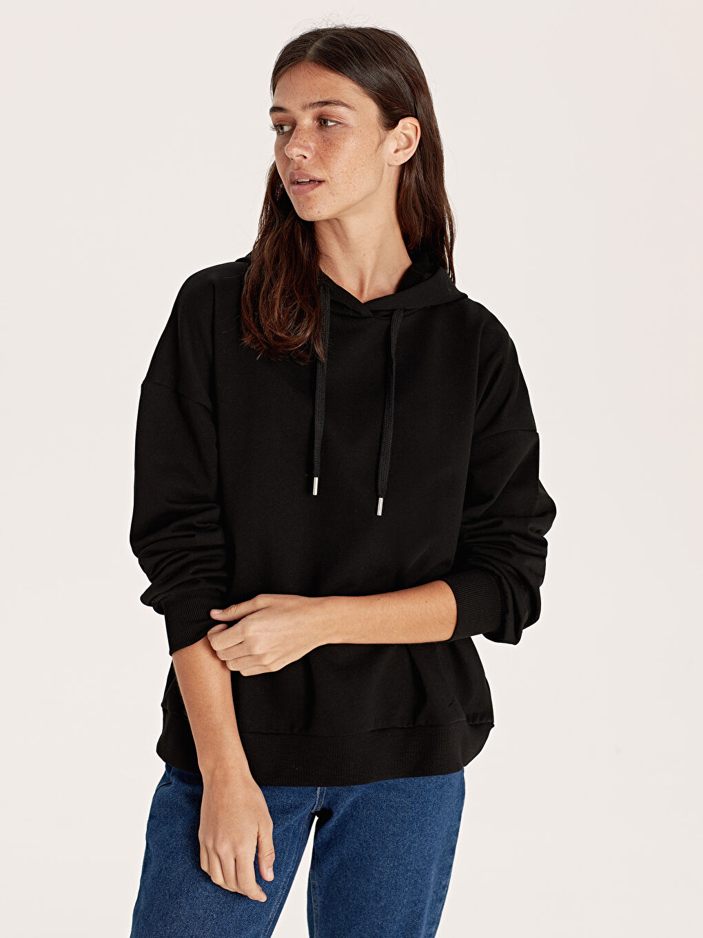 Siyah Kapüşonlu Sweatshirt Kumaşı Kadın Sweatshirt