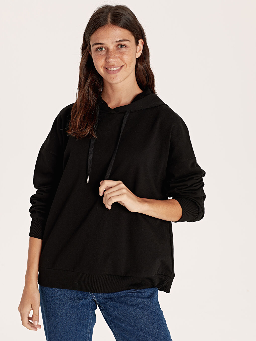 Siyah Kapüşonlu Sweatshirt Kumaşı Kadın Sweatshirt-1