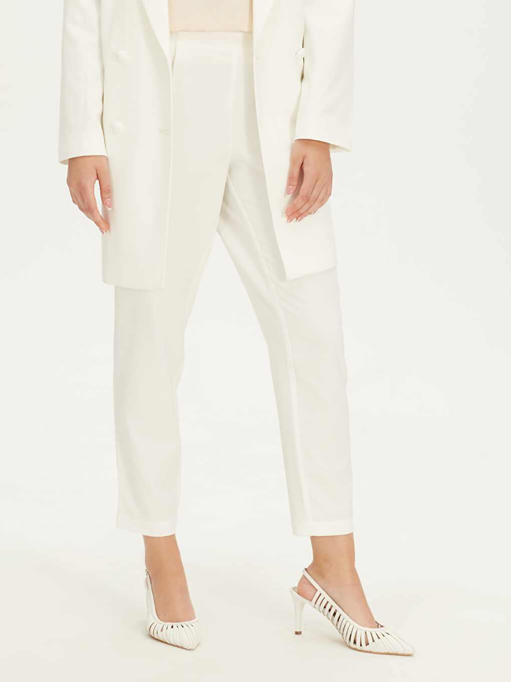 Ekru Rahat Kalıp Kadın Pantolon-3