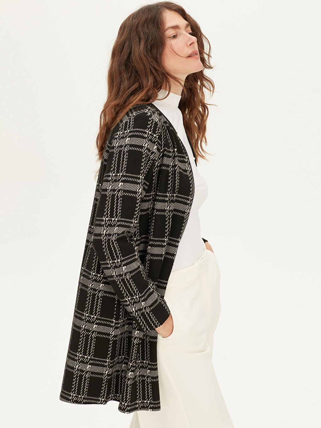 Bej V Yaka Uzun Kollu Kadın Hırka-1