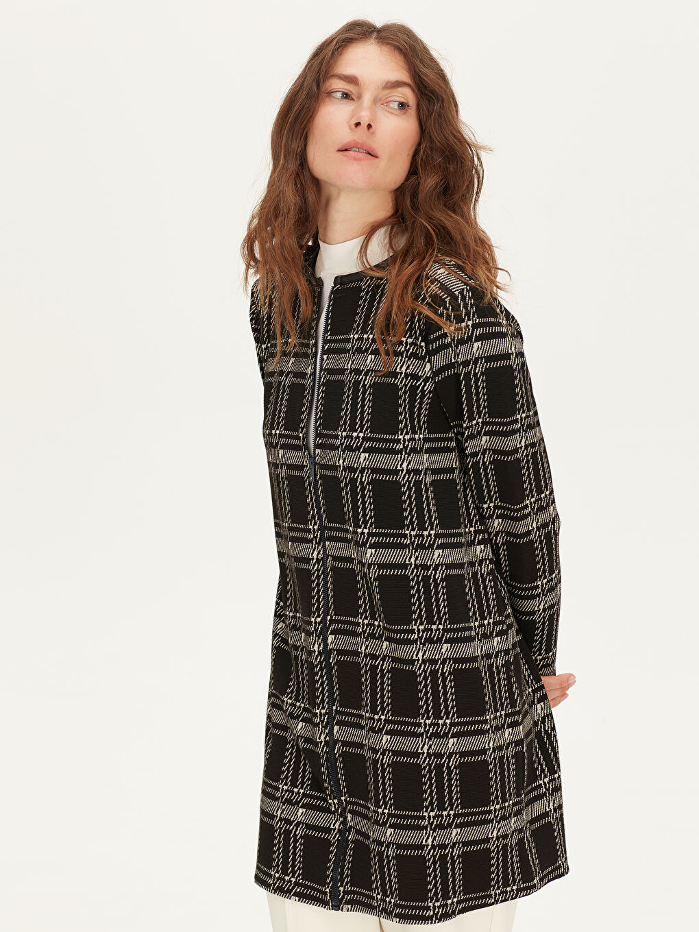 Bej V Yaka Uzun Kollu Kadın Hırka-2