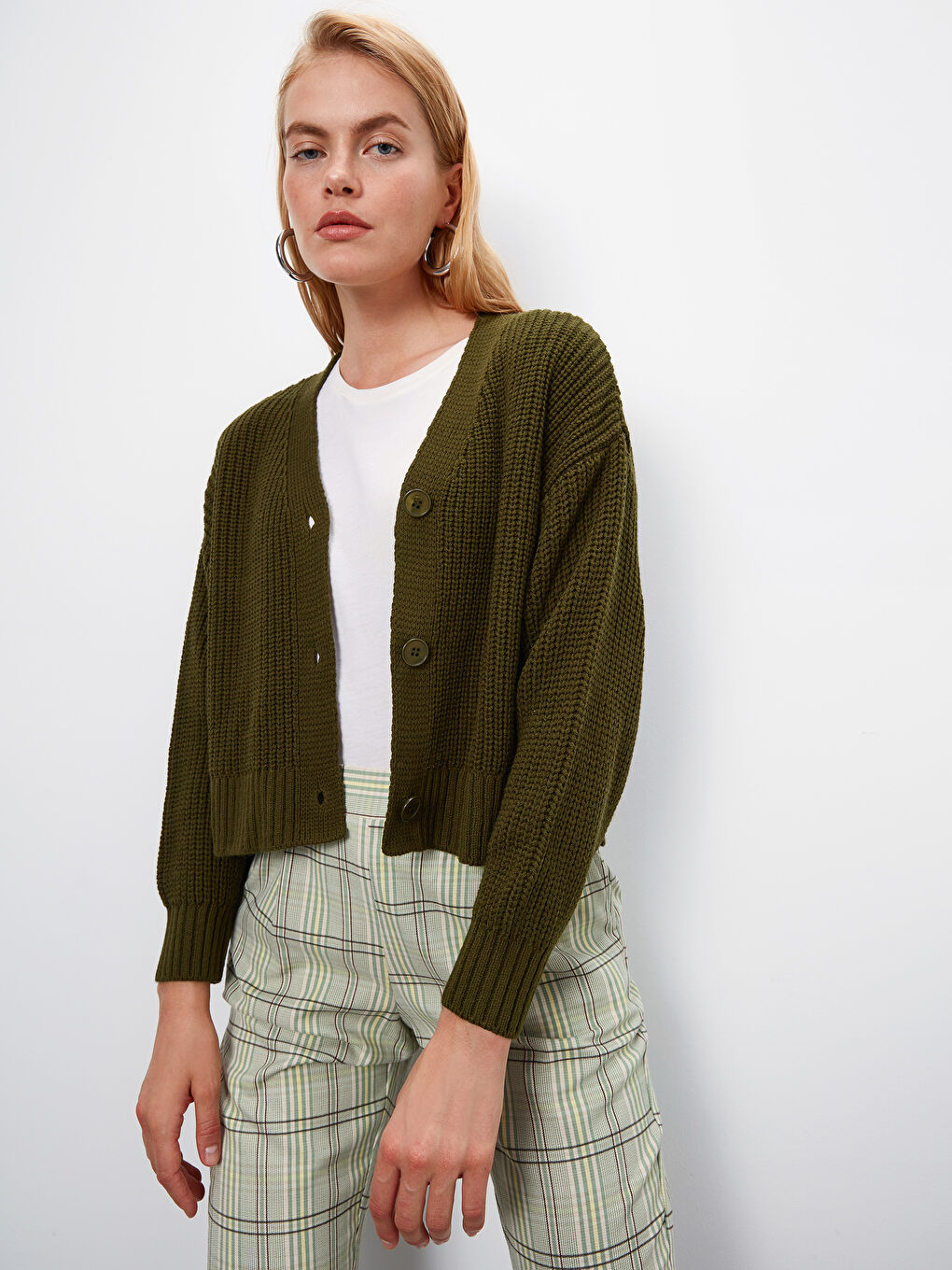 Haki Düğmeli Triko Uzun Kollu Kadın Hırka