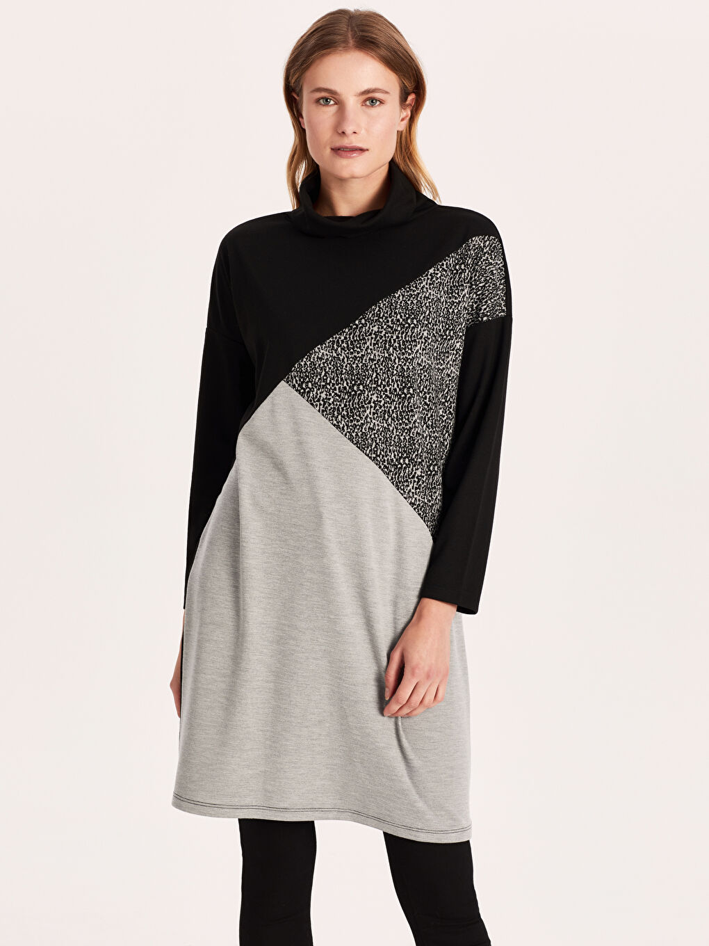 Siyah Jakarlı Tunik-1