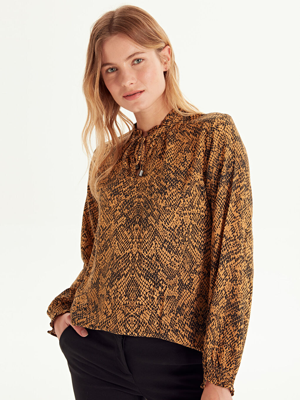 Sarı Baskılı Bluz