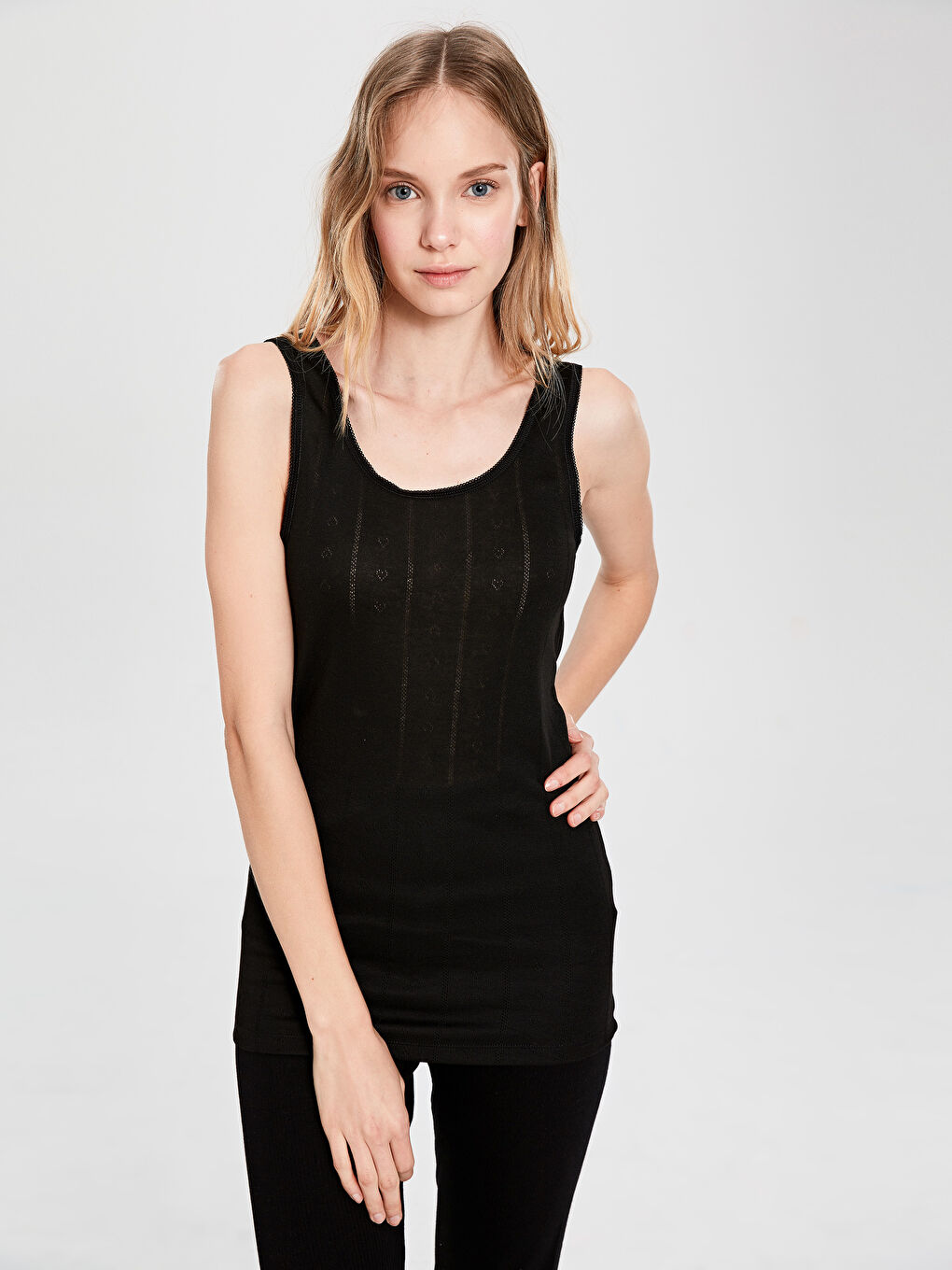 Siyah Kısa Kollu Kadın Atlet