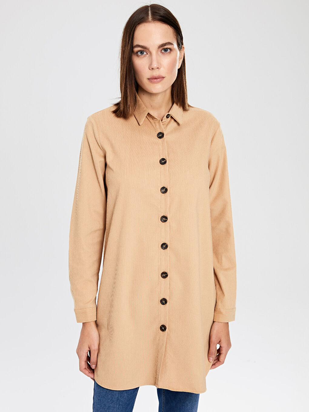 Bej Standart Fit Uzun Kollu Kadife Kadın Düğmeli Kadife Tunik-1