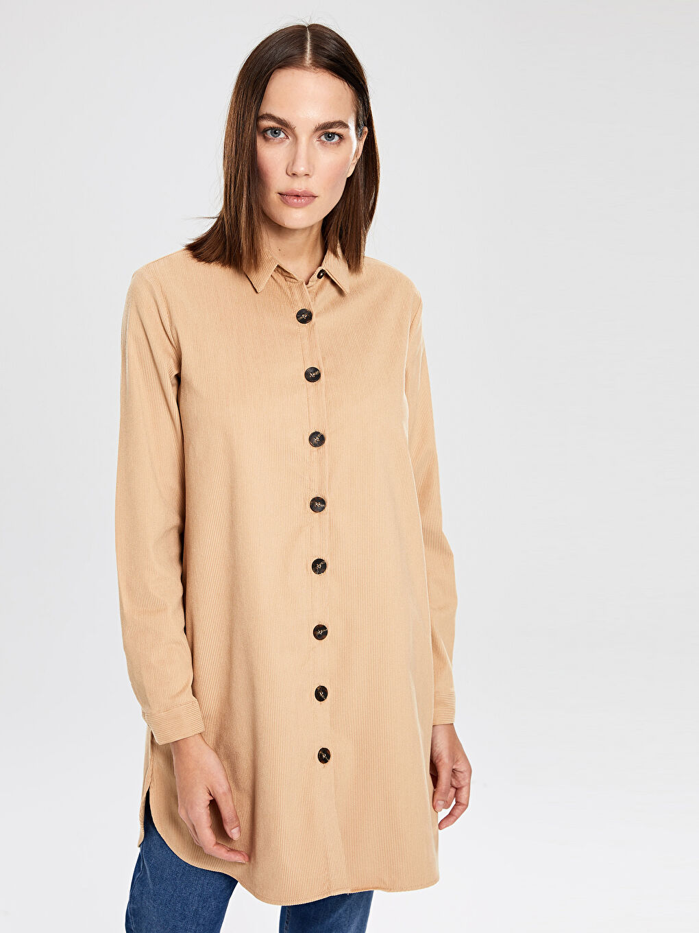 Bej Standart Fit Uzun Kollu Kadife Kadın Düğmeli Kadife Tunik-2