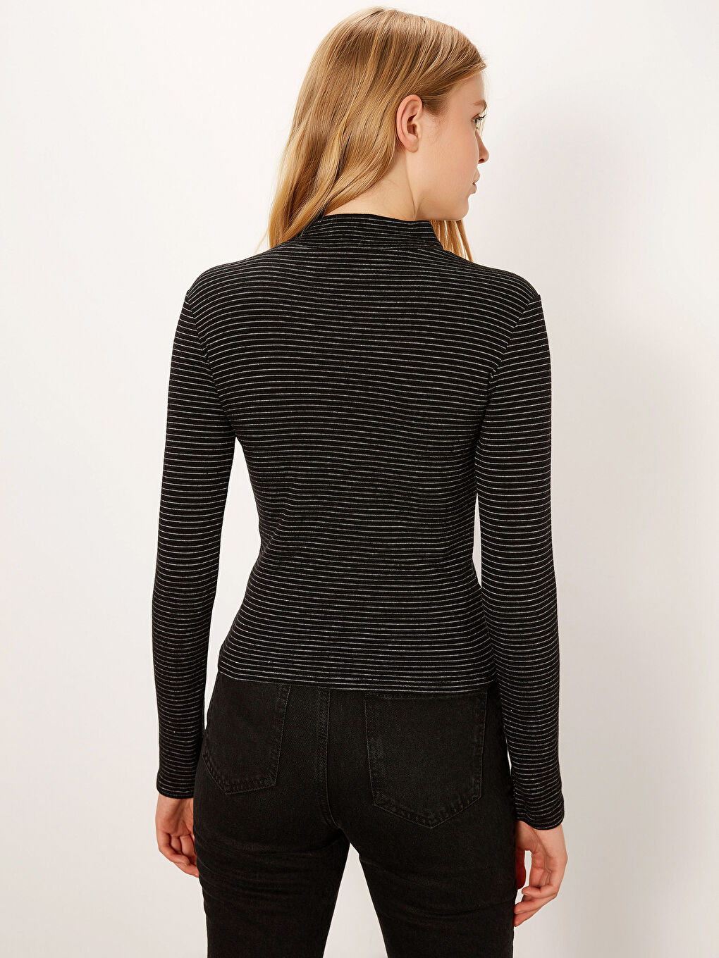 Siyah Dik Yaka Çizgili Uzun Kollu Pamuklu Kadın Tişört-2