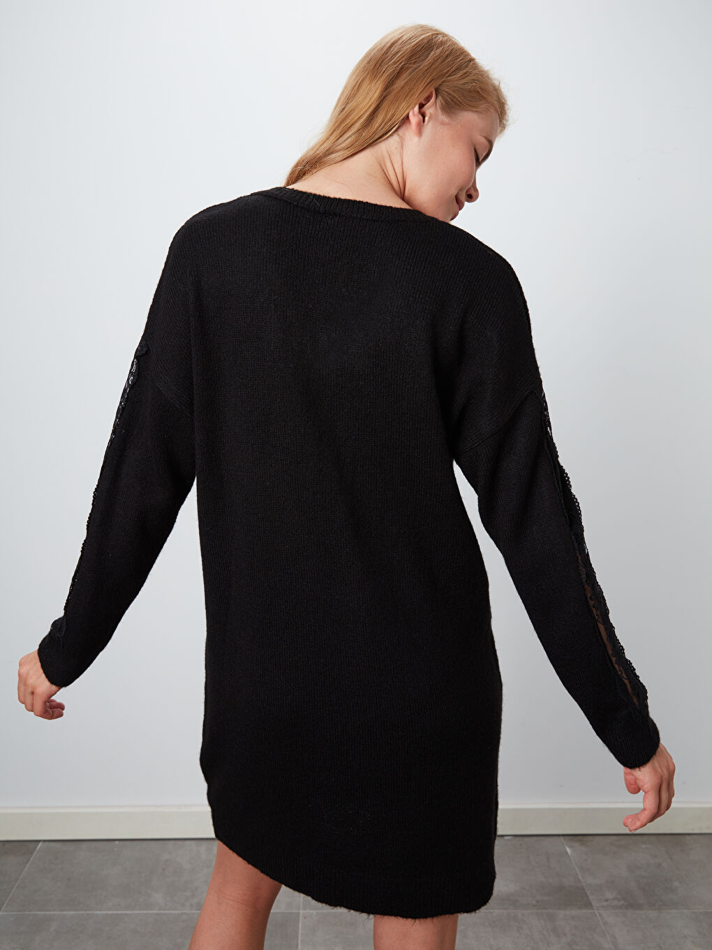 Siyah V Yaka Uzun Kollu Kadın Elbise-3