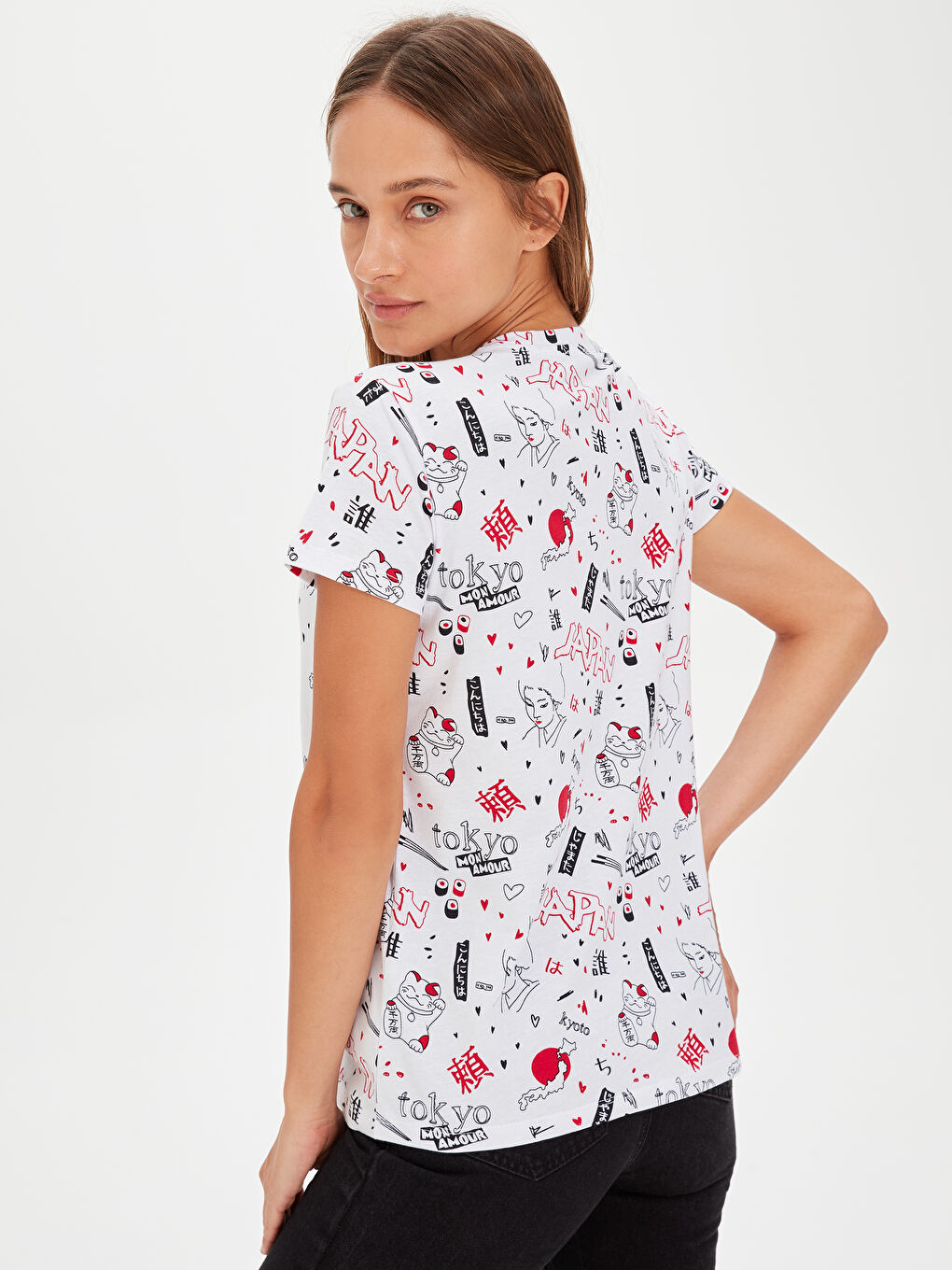 Beyaz Bisiklet Yaka Kısa Kollu Kadın Tişört-2