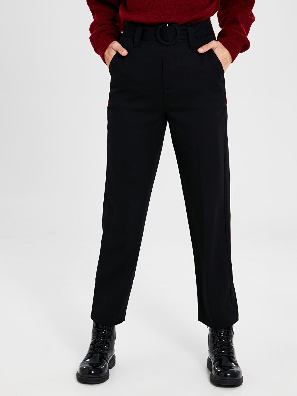 Siyah Kuşaklı Düz Paça Kadın Pantolon-1