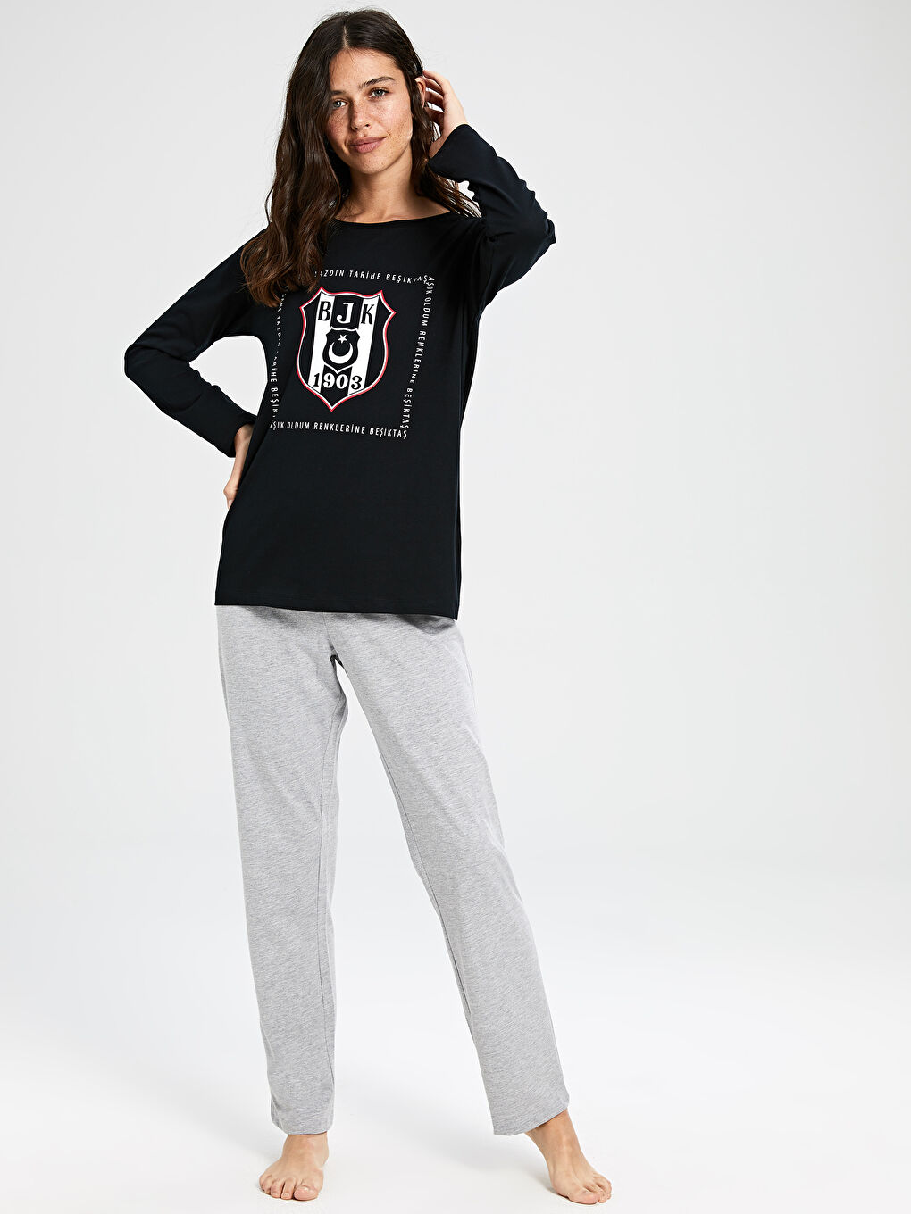 Gri Beşiktaş Amblemli Pamuklu Kadın Taraftar Pijama Takımı-1